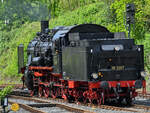 Die Dampflokomotive 38 2267 wurde hier im April 2024 während der Fahrt Tender voraus abgelichtet.