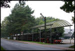 Am 25.09.2005 stand 38711 mit diversen Wagen als Restaurant Zug bei einem Kaufhaus in Hannover Garbsen.