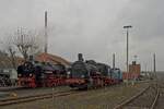 38 2267 und 55 3345 zu den Museumstagen im Eisenbahnmuseum Bochum-Dahlhausen im direkten Vergleich (29.04.2023) 