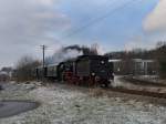 Die 38 1301 am 13.12.2009 mit einem Sonderzug unterwegs auf der Rottalbahn bei Hulsessen.