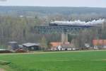 38 1301 mit ihrem Dampfsonderzug von Passau nach Dresden zum 6.Dresdner Dampfloktreffen. Aufgenommen kurz bei der Brücke in Oberthölau am 11.04.2014