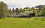 41 1144-9 fuhr am 13.05.17 mit dem letzten Elstertal Express (im Jahr 2017) von Gera nach Cheb. Hier ist der Zug auf der Rückfahrt in Weischlitz zu sehen. Dieses Jahr fuhren die Züge schon im Mai. Sie fuhren auch nicht über Wünschendorf sondern über Werdau und Plauen/V. oberer Bahnhof. 