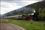 41 1144 ist bei Harsdorf auf dem Weg von Neuenmarkt-Wirsberg in Richtung Bayreuth unterwegs. (22.05.2010)