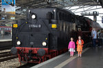 41 1144-9, Tender voraus und die Enkel des Fotografen stellen sich zum Fototermin in Erfurt hbf.28.05.2016  10:53 Uhr