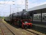  Rhein in Flammen ,die  lgefeuerte  41360 mit Sonderzug E91327 von Dortmund Hbf. nach Knigswinter,bei der Einfahrt in Duisburg Hbf.,Gleis 3 wobei ein Lokwechsel in Oberhausener folgte,
von DO Hbf.zog eine V200 den Zug nach Oberhausen Hbf.und dann ging es mit Dampf weiter.(09.08.2008)