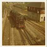 Am 16.08.1970 wartet 044 045-3 auf die Einfahrt ins BW Crailsheim.