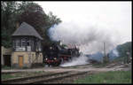 441093 fährt hier am 6.5.1993 um 12.02 Uhr mit einem Güterzug in Plaue in Richtung Zella Mehlis ab.