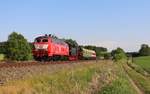 Am 13.05.18 überführte die 218 402-6 (Railsystems RP) in ihrer neuen Lackierung die 44 0093-3 und 118 005-8 (Fördervereins Bahnbetriebswerk Arnstadt / historisch e.V.) von den Schwarzenberger Eisenbahntagen zurück nach Arnstadt. Hier ist die Fuhre bei Hermsdorf zu sehen. 