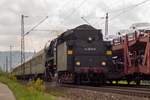 44 2546-8 auf der Filstalbahn mit einem Sonderzug zu den Märklintagen nach Göppingen zwischen Kuchen und Gingen(Fils) am 14. September 2019