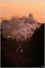 Der Wartburgblick - Ein imposantes Bild bot sich den vielen Fotografen, als in den frhen Morgenstunden die Dampfloks 44 2546 & 1486  und  41 1144 als Schiebelok,  mit dem 1300 Tonnen schweren