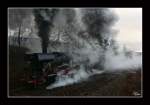 44 2546 als Vorspannlok und 44 1486 als Zuglok, bringen den 1400t schweren Holzzug von Bad Salzungen nach Eisenach.