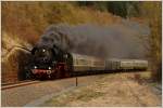 Im allerletzen Abendlicht, fhrt 44 1486 mit dem Sonderreisezug beim Plandampf im Werratal, von Meiningen nach Eisenach.
Walldorf 12.04.2013