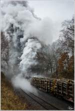 Nachschuss auf den 1400t schweren Holzzug von Bad Salzungen nach Eisenach, gezogen von den beiden Jumbos 44 2546 & 44 1486.
Marksuhl 11.04.2013