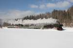 44 546 vom BEM fuhr heute, am 7. Februar 2015 mit 140 438 einen Ski-Sonderzug nach Mittenwald, hier zu sehen bei Klais.