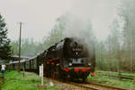 11.Mai 1985: Loktreffen in Nossen, Der mit 38 205 bespannte Sonderzug durch den Zellwald wird von 50 1002 nachgeschoben.