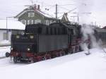 am 12.2.06 stand BR 50 2740 in St.Georgen/Schwarzwald(KBS720) mit ihrem Dampfsonderzug zur Abfahrt bereit.
