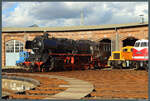 50 3570-4 sonnt sich am 10.10.2026 an der Drehscheibe des Bw Wittenberge.