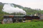 50 3616-5 passiert am 11.05.2013 die Schwimbadbr�cke in Markersbach, die Schublok ist 107 018-4.