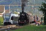 ALT trifft NEU,  BR 50 3673 mit dem Nostalgie RHEIN-EXPRESS im Bahnhof Bad Zurzach/AG, 18.Aug. 2007