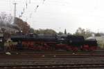 52 6106 mit einem Sonderzug bei der Ankunft in Solingen Hbf am 25.10.2008