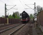 ... gefolgt von 50 3610-8, ebenfalls aus Richtung Eisenach nach Bebra. Aufgenommen am 30.04.2010 in Ronshausen.