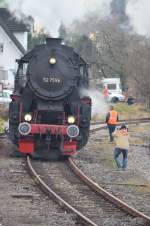 Die 52 7596 beim Rangieren in Hausach. Aufgenommen am 4.1.15