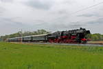 Die 52 8177-9 auf der Rückfahrt aus der Uckermark nach Berlin-Schöneweide am 11.05.2019 in Nassenheide.
