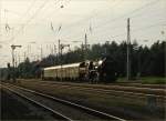 Sonderzug zum Tag der Sachsen zwischen Senftenberg und Kamenz bei der Einfahrt in den Bahnhof Hosena, 2011