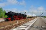 Am Zugschluss des Sonderzuges nach Bad Ksen, die Leipziger 52 8154-8.