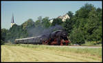 527596 ist hier am 27.5.1990 mit dem BDEF Sonderzug bei Gochsen auf der Kochertalbahn nach Ohrnberg unterwegs.