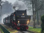 Die Dampflokomotive 52 6106 auf dem Rückweg nach Bochum.