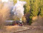 Der Weihnachtsmann fuhr am 16.12.2006 mit 52 8079 die Steilstrecke am Geisingberg hinauf ins leider schneelose Altenberg.