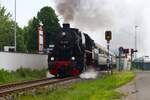 Dampf in den Taunus am 20.05.24 mit Historische Eisenbahn Frankfurt 52 4867 in Liederbach 