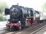 52 8047 mit dem Sonderzug in Richtung Grlitz, bei der Abfahrt im Hp Dresden Klotsche. 13.10.2007