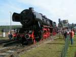 Im Bereich des Bahnhofs Mariembourg muss die Dampflok 52 467 vom CFV3V zum Wasserfassen hin und her rangieren. 23.09.06