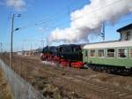 52 8154 ist am 16.02.2008 auf dem Weg vom Leipzig nach Neuss. Aufnahme im Bahnhof Wallhausen auf der Halle-Kasseler-Bahn. 