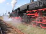 Tenderlokomotive AMPFLWANG von der Heidekrautbahn vor der 52 6666 bei der Lokparade in Berlin-Schneweide, 2006