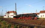 52 8154-8 des Eisenbahnmuseums Leipzig am Abend des 05.07.2009 vor dem (ehem.)Stellwerk B2 des Leipziger Hauptbahnhofs.