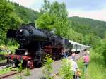 Br 52 8106 mit ihrem Sonderzug von Herzhausen (Eder) nach Frankenberg (Eder), hier im Bahnhof Herzhausen (Eder).