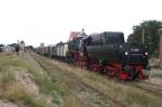 Whrend unsere Hochzeit haben wir Diese Zug gemietet von Museumsbahn STAR (Veendam-Stadskanaal-Musselkanaal). “Unsere” Zug mit Russische Dampflok T3 5933 aus 1943 (die Dampflok ist Deutscher herkunft, Kriegslok der Baureihe 52) auf Bahnhof Stadskanaal am 15-8-2008. 