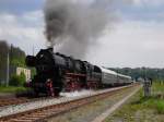 52 8154-8 fuhr am 14.05.11 von Leipzig nach Adorf, hier zusehen im Bahnhof Adorf bei der Rckfahrt nach Leipzig.