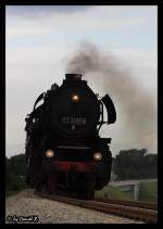 Hochformat der Dampflok 52 8168 der Nrdlinger Eisenbahner auf dem Weg nach Viechtach.