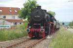 Am 27. Mai 2012 fhrt 52 7596 als  Feuriger Elias  auf der Schnbuchbahn bei Holzgerlingen