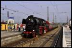 Am 30. Juni 2012 ging es fr mich mit dem Dampfzug vom mittelfrnkischen Roth nach Lindau an den Bodensee. Als erster Zugteil startete 52 8195-1 der FME von Frth Hbf ber Nrnberg Hbf und Roth nach Donauwrth. In Donauwrth verlie und dann die 52 8195-1 und die S 3/6 3673 (18 478) vom Bayrischen Eisenbahn-Museum hngte sich mit ihren Sonderzug davor. Auf dem Bild zu sehn ist die grade angekommene 52 8195-1. in Donauwrth. 