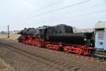 Osterfahrt der Eisenbahnfreunde Treysa mit der 52 4867 der Historischen Eisenbahn nach Westerburg am 31.03.2013  --  berfhrungsfahrt von Frankfurt nach Treysa, hier bei Kirch-Gns, ein Tag zuvor am 30.03.2013  -- Weitere Fotos siehe auch auf http://www.schmalspuralbum.de/ und http://www.FGF-Fotoalbum.de/