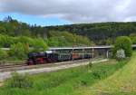 52 7596 ist mit dem Sonderzug 59 948 auf dem Weg von Tbingen nach Sigmaringen zur dortigen Landesgartenschau unterwegs.Ich konnte diesen Zug auf der KBS 766 Zollernalbbahn im Bahnhof Storzingen