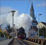 <U>150 Jahre Hochrheinbahn.</U>

Kritik verleitet zu Änderungen. Stefan und Armin wollten mehr Münster und weniger Nieten sehen. Andreas gefiel der Dampf am Münster. Mal sehen ob 52 7596 die Szenerie so besser zur Geltung bringt. Die vielen möglichen Varianten hier machen es einem nicht einfach, da sind Rückmeldungen doch sehr hilfreich... Konstanz im Oktober 2013.