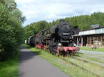 An der Lohmhle in Georgenthal bei Gotha steht die 52 8171-2 als Denkmallok und erinnert an die ehemalige Bahnstrecke von Georgenthal nach Tambach-Dietharz; 29.07.2017