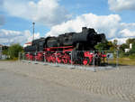 2017-20-09, Die Denkmallok 52 8056-5 am Bahnhof Bautzen musste dem Neubau eines Parkhauses weichen. Eine Initiative Bautzener Eisenbahnfreunde konnte die Lok vor dem Verkauf oder der Verschrottung retten.Hier steht die Lok an ihrem neuen Standort und wartet auf eine Gestaltung des Umfeldes. Die Lok ist vom Bahnhof aus zu sehen - der Weg dahin ist aber weit.