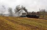 Mit dem Osterhasen auf der Wisentatalbahn nach Schleiz. Hieß es am 01.04.18 als der VSE (Verein Sächsischer Eisenbahnfreunde e.V. Schwarzenberg) mit der 52 8079-7 nach Schleiz kam. Hier ist die Rückfahrt nach Schwarzenberg in der Ausfahrt Schleiz.